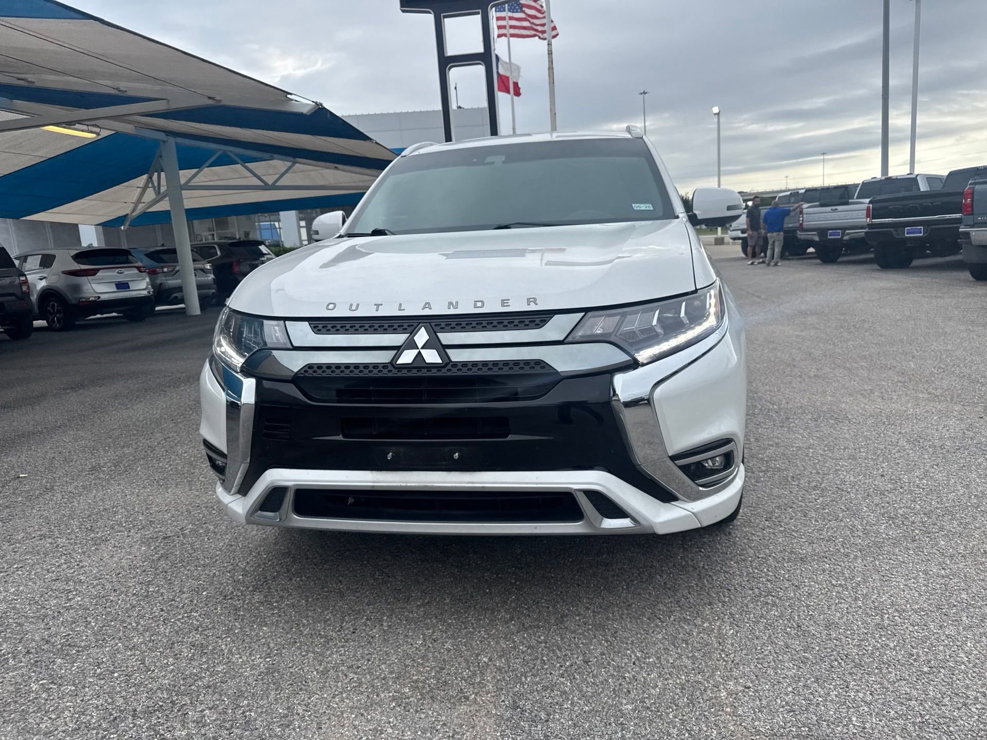 mitsubishi outlander 2020 JA4J24A56LZ010137 image mitsubishi outlander 2020 JA4J24A56LZ010137 image