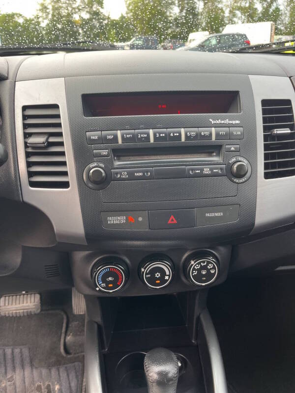 mitsubishi outlander 2011 JA4AS3AW2BU013227 image mitsubishi outlander 2011 JA4AS3AW2BU013227 image