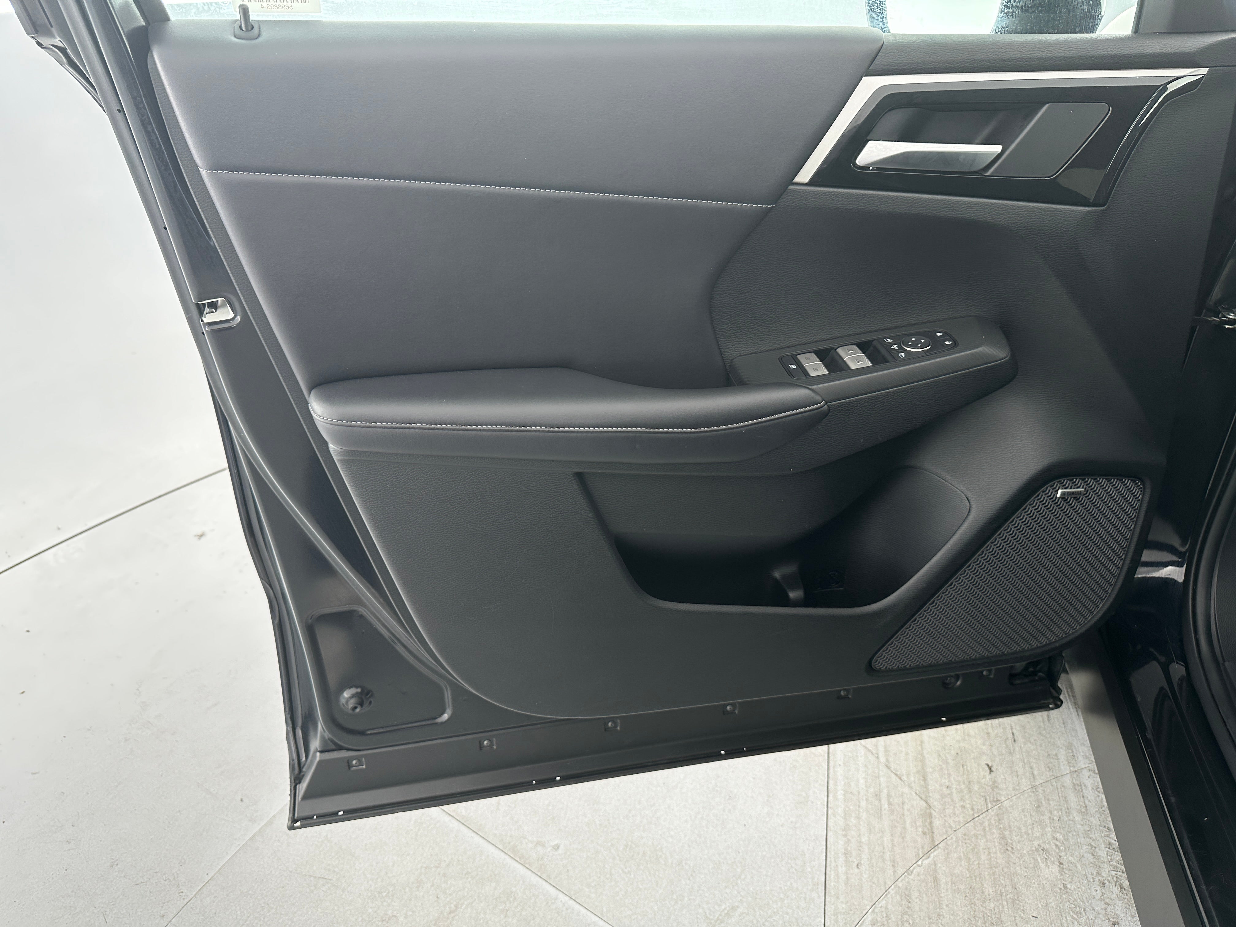mitsubishi outlander 2025 JA4J3VA88SZ014069 image mitsubishi outlander 2025 JA4J3VA88SZ014069 image