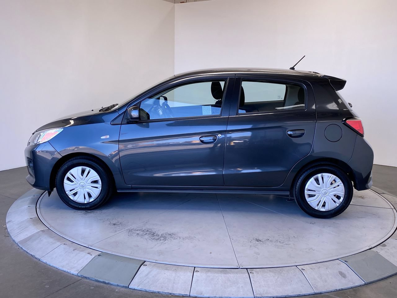 mitsubishi mirage 2024 ML32AUHJ2RH021847 image mitsubishi mirage 2024 ML32AUHJ2RH021847 image