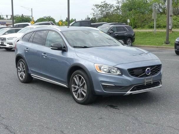 VOLVO V60CC 2018 YV440MWK7J2058899 image