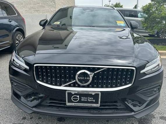 VOLVO V60CC 2024 YV4L12WB5R2137397 image