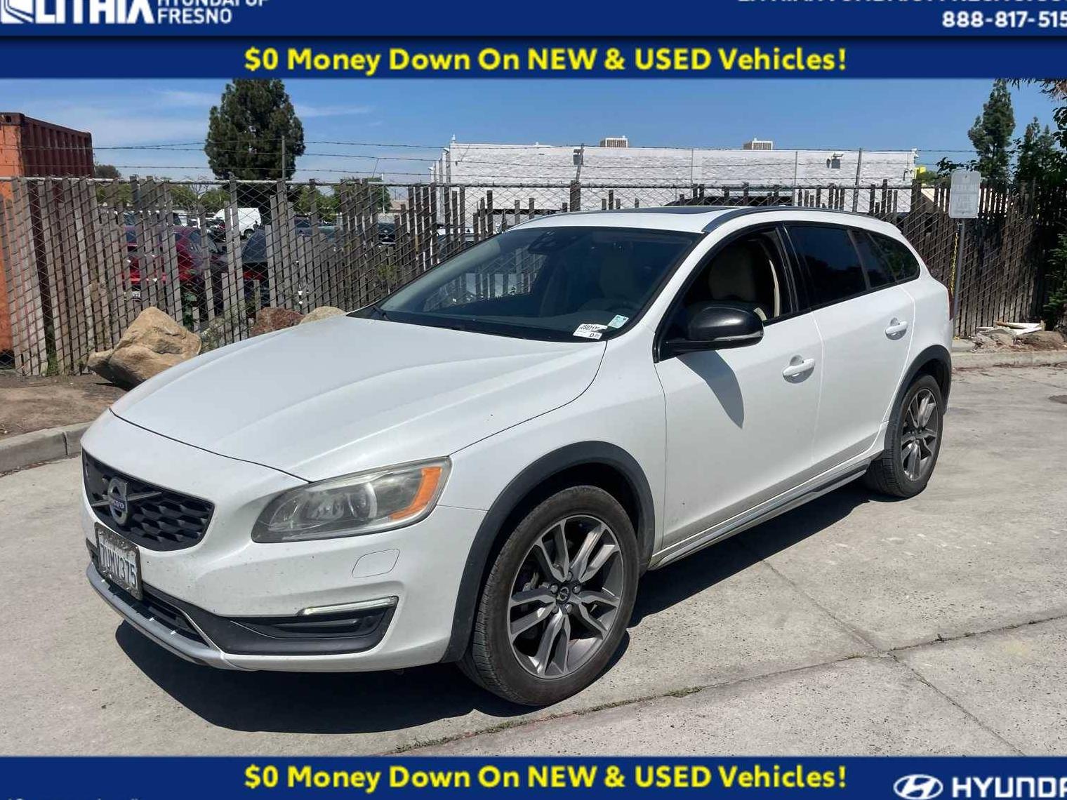 VOLVO V60CC 2015 YV4612HM8F1000998 image