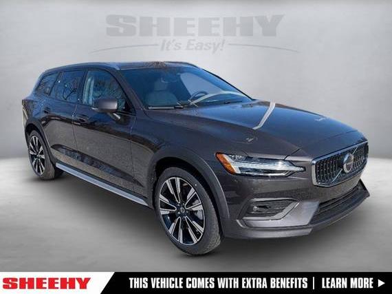 VOLVO V60CC 2025 YV4L12WL6S2147659 image
