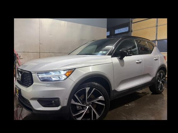 VOLVO XC40 2019 YV4162UM6K2095809 image VOLVO XC40 2019 YV4162UM6K2095809 image