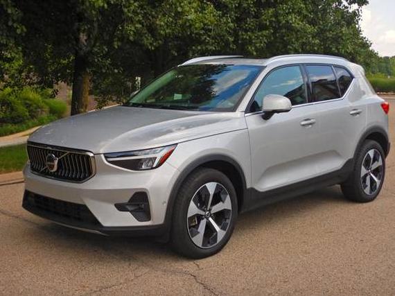 VOLVO XC40 2025 YV4L12UE2S2492613 image VOLVO XC40 2025 YV4L12UE2S2492613 image