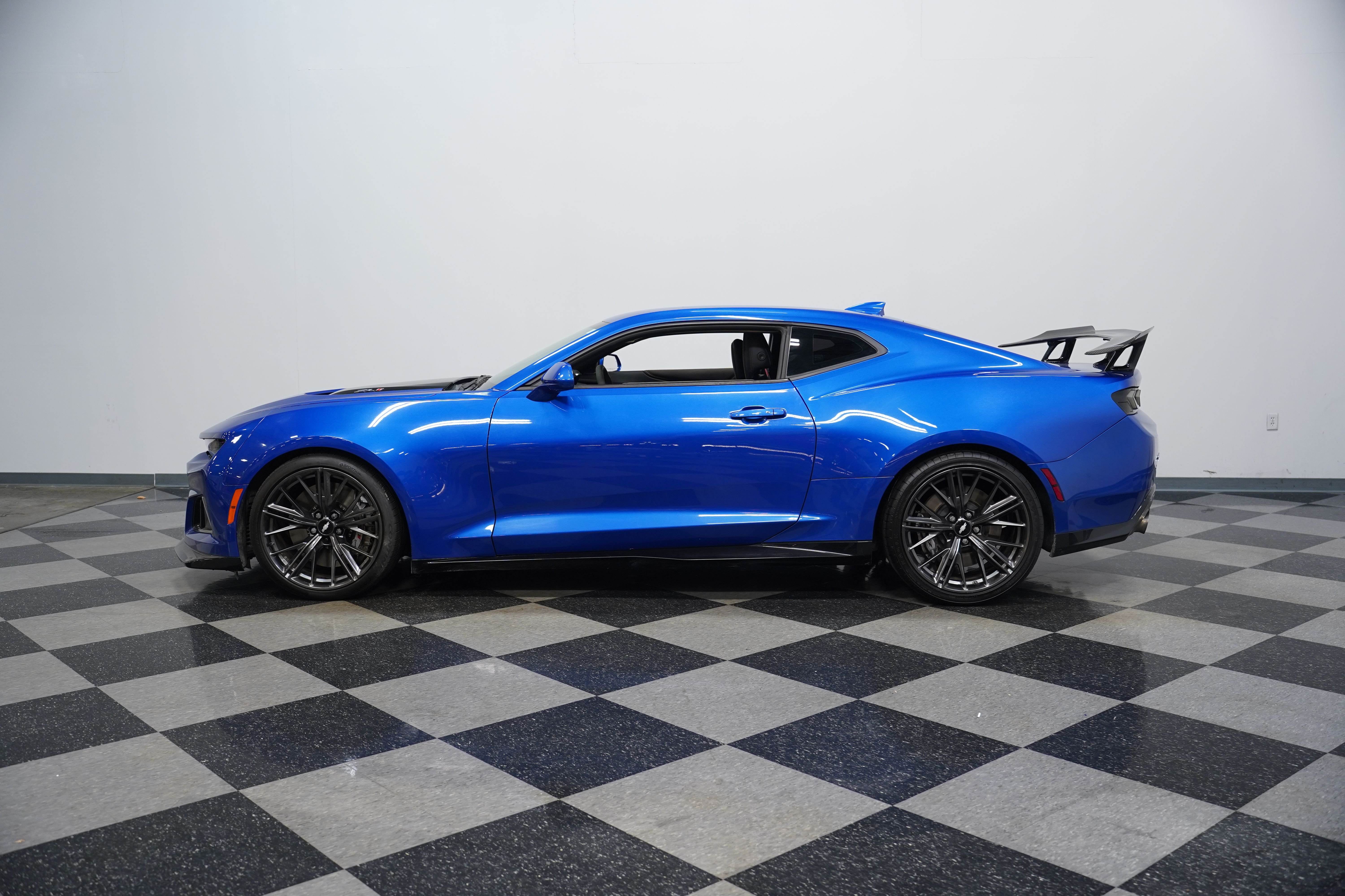 chevrolet camaro 2018 1G1FK1R67J0167340 image
