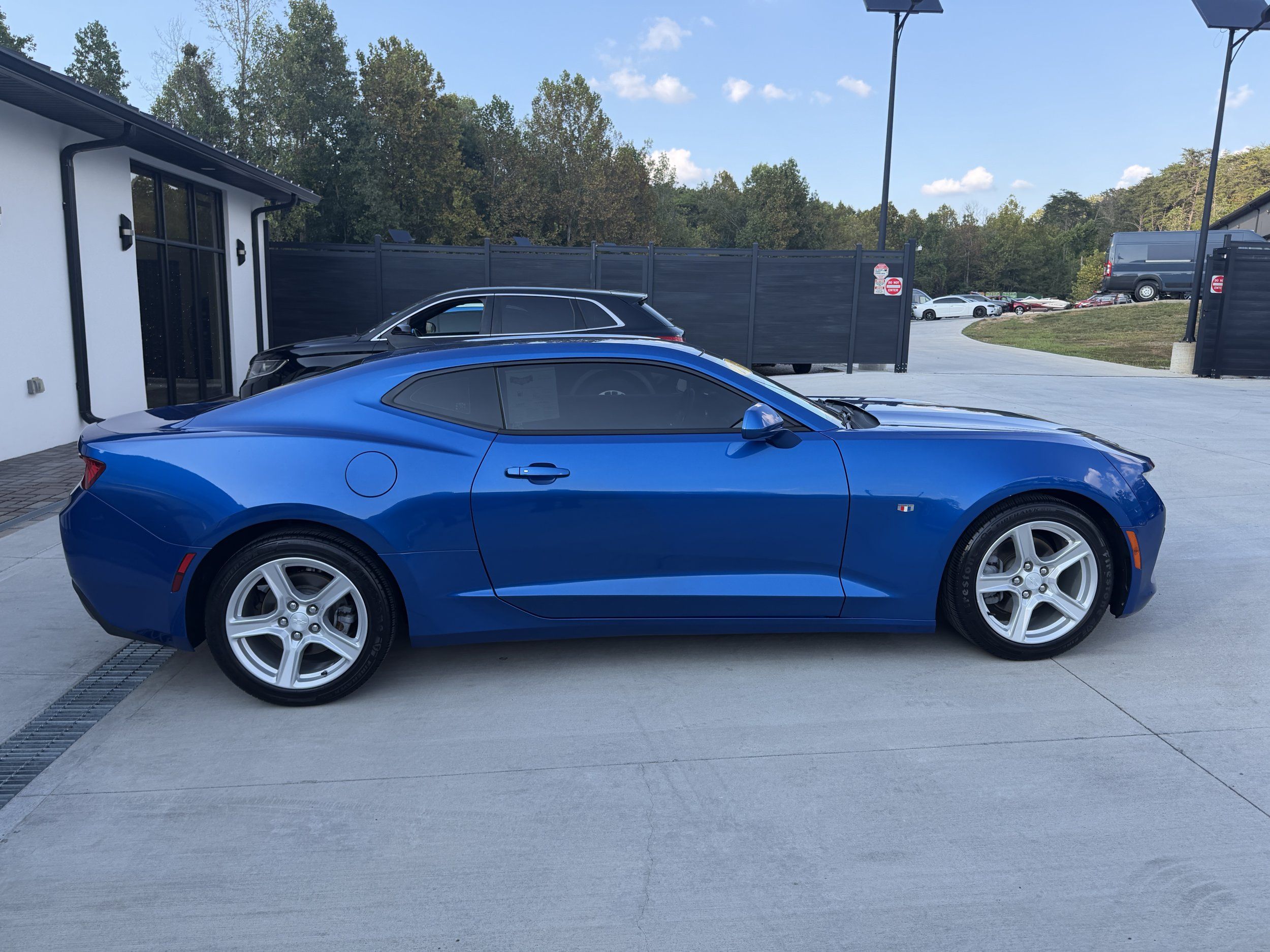 chevrolet camaro 2017 1G1FA1RX2H0107276 image chevrolet camaro 2017 1G1FA1RX2H0107276 image