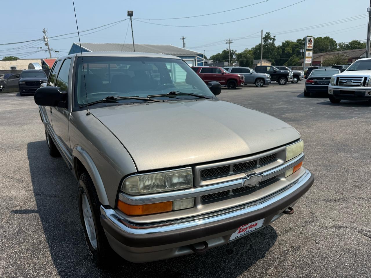 chevrolet s-10 2002 1GCDT13W12K208362 image chevrolet s-10 2002 1GCDT13W12K208362 image