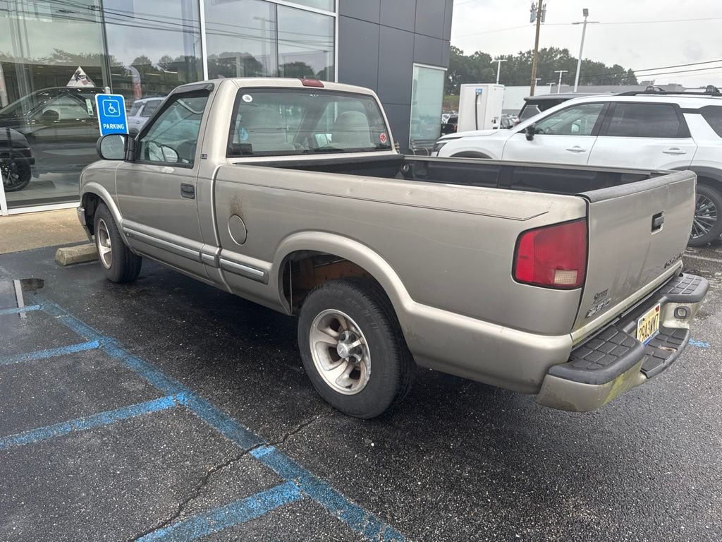 chevrolet s-10 2000 1GCCS14W8YK275952 image chevrolet s-10 2000 1GCCS14W8YK275952 image