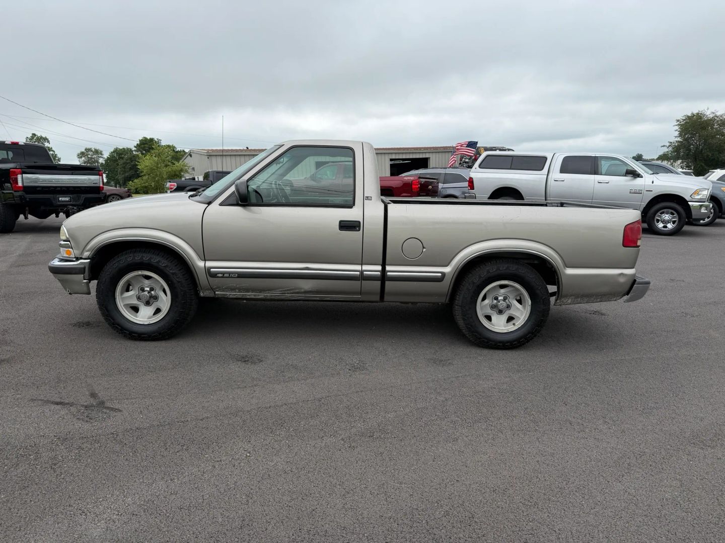 chevrolet s-10 2000 1GCCS14W4YK182068 image chevrolet s-10 2000 1GCCS14W4YK182068 image