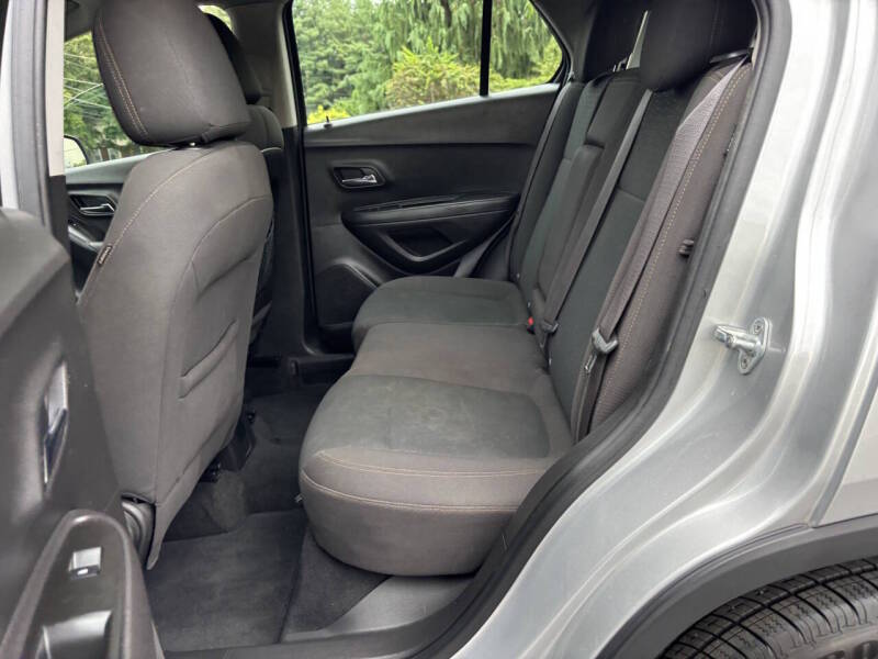 chevrolet trax 2018 KL7CJNSB2JB607591 image chevrolet trax 2018 KL7CJNSB2JB607591 image