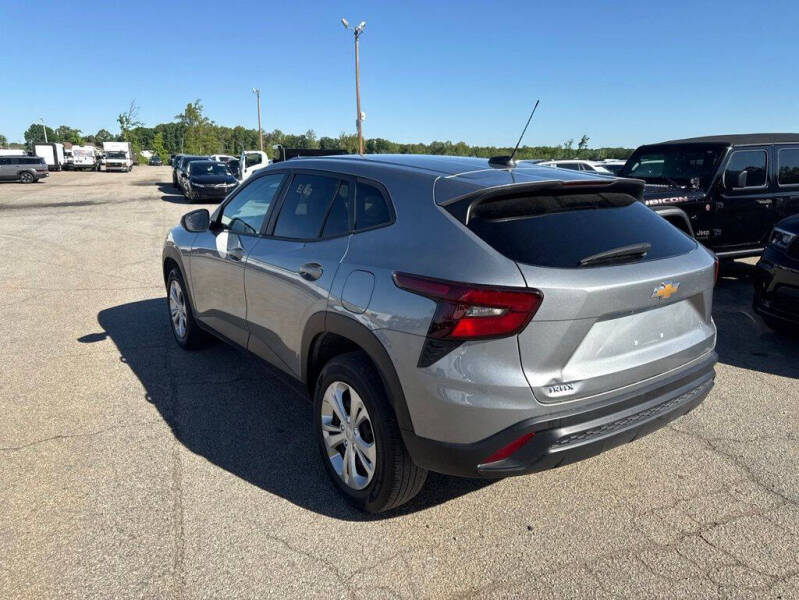 chevrolet trax 2024 KL77LFE20RC052949 image chevrolet trax 2024 KL77LFE20RC052949 image