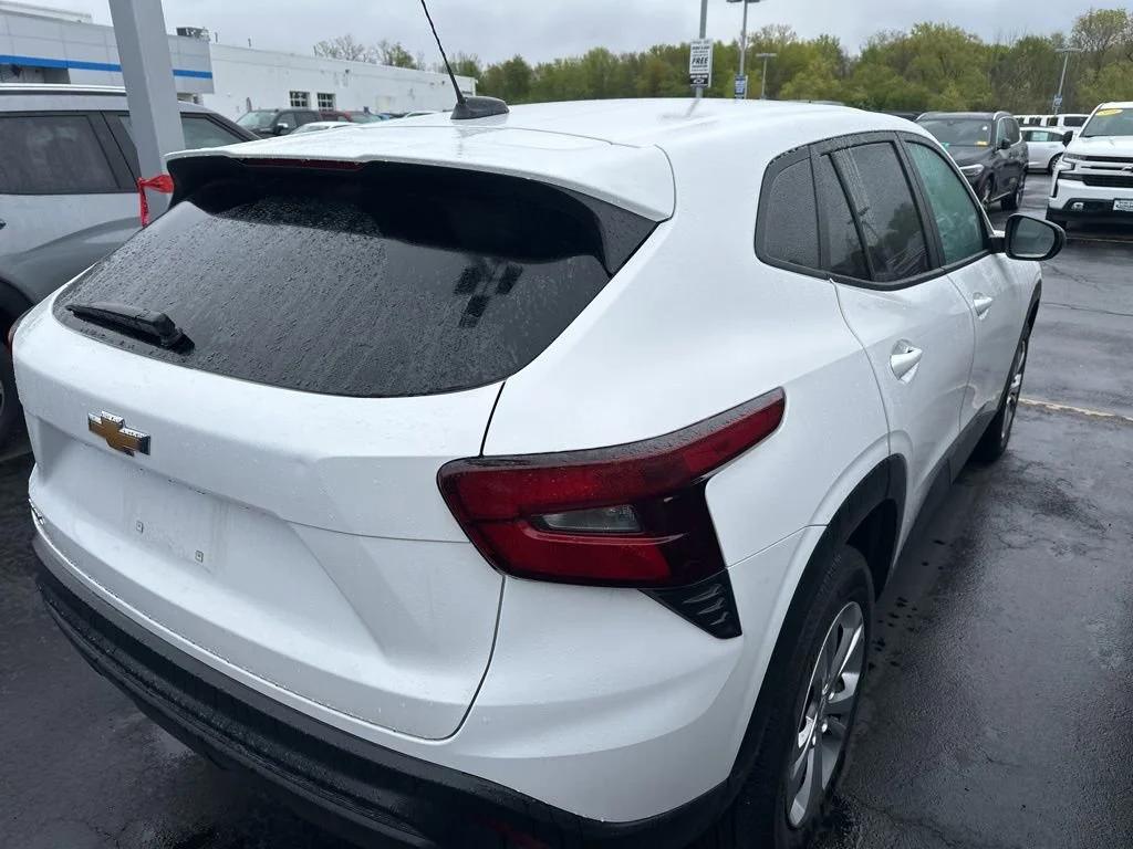 chevrolet trax 2024 KL77LFE20RC006957 image chevrolet trax 2024 KL77LFE20RC006957 image