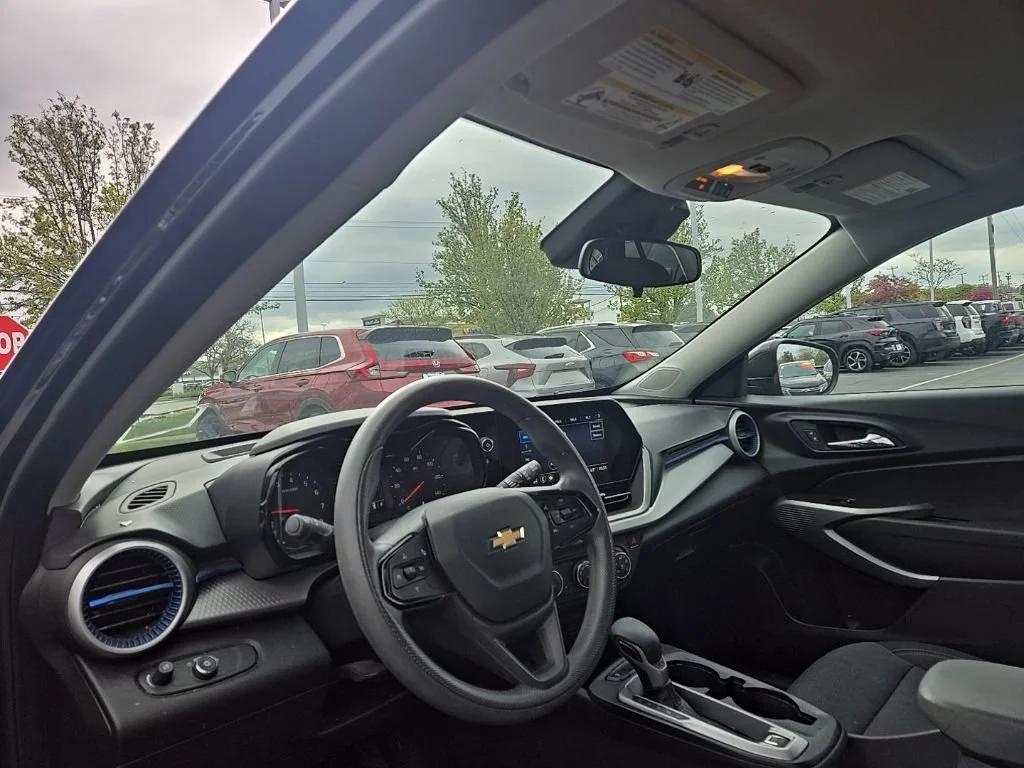chevrolet trax 2024 KL77LFE21RC015683 image chevrolet trax 2024 KL77LFE21RC015683 image