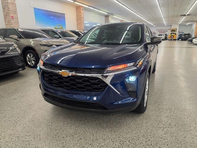 chevrolet trax 2024 KL77LFE27RC135827 image chevrolet trax 2024 KL77LFE27RC135827 image
