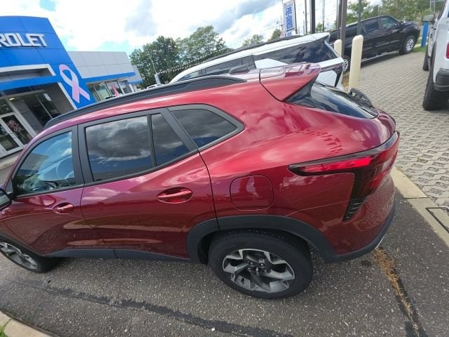 chevrolet trax 2024 KL77LHE24RC053114 image chevrolet trax 2024 KL77LHE24RC053114 image