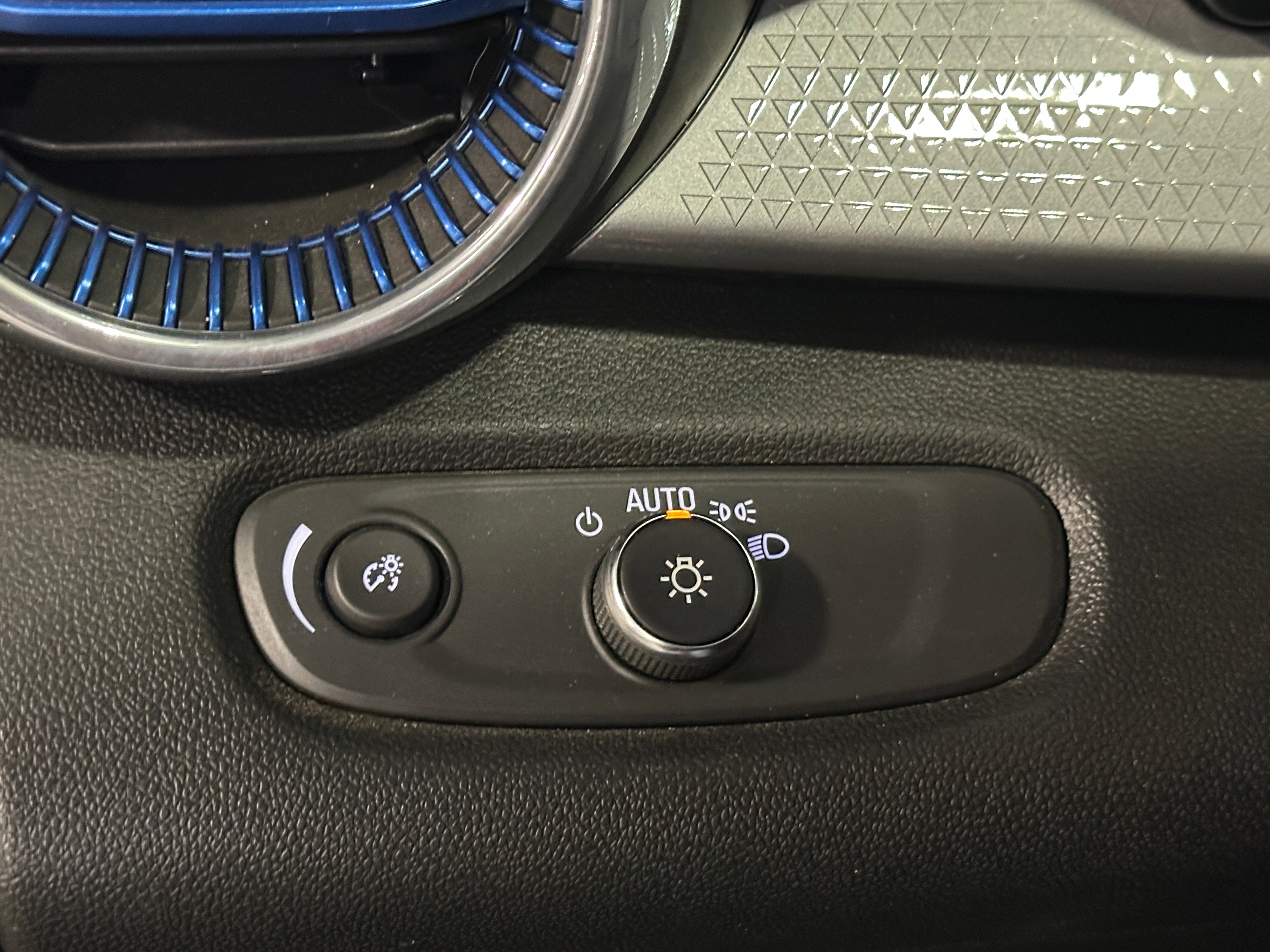 chevrolet trax 2024 KL77LHE20RC119738 image chevrolet trax 2024 KL77LHE20RC119738 image