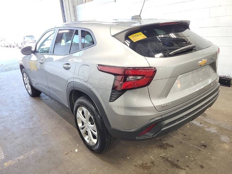 chevrolet trax 2024 KL77LFE20RC211954 image chevrolet trax 2024 KL77LFE20RC211954 image