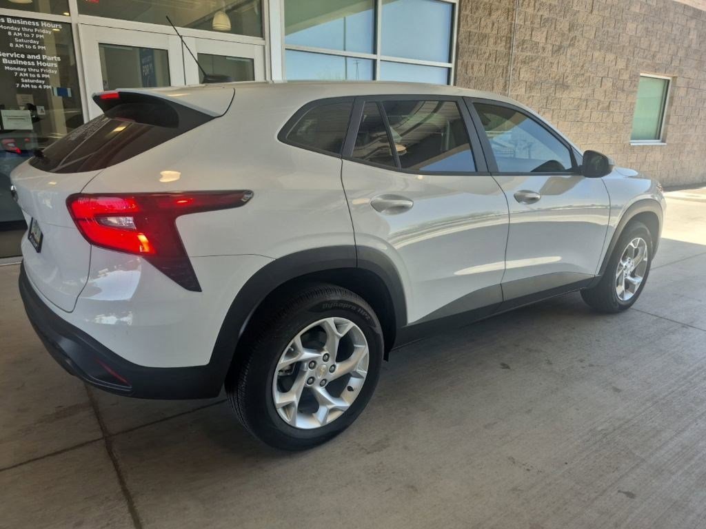 chevrolet trax 2024 KL77LFE23RC206800 image chevrolet trax 2024 KL77LFE23RC206800 image
