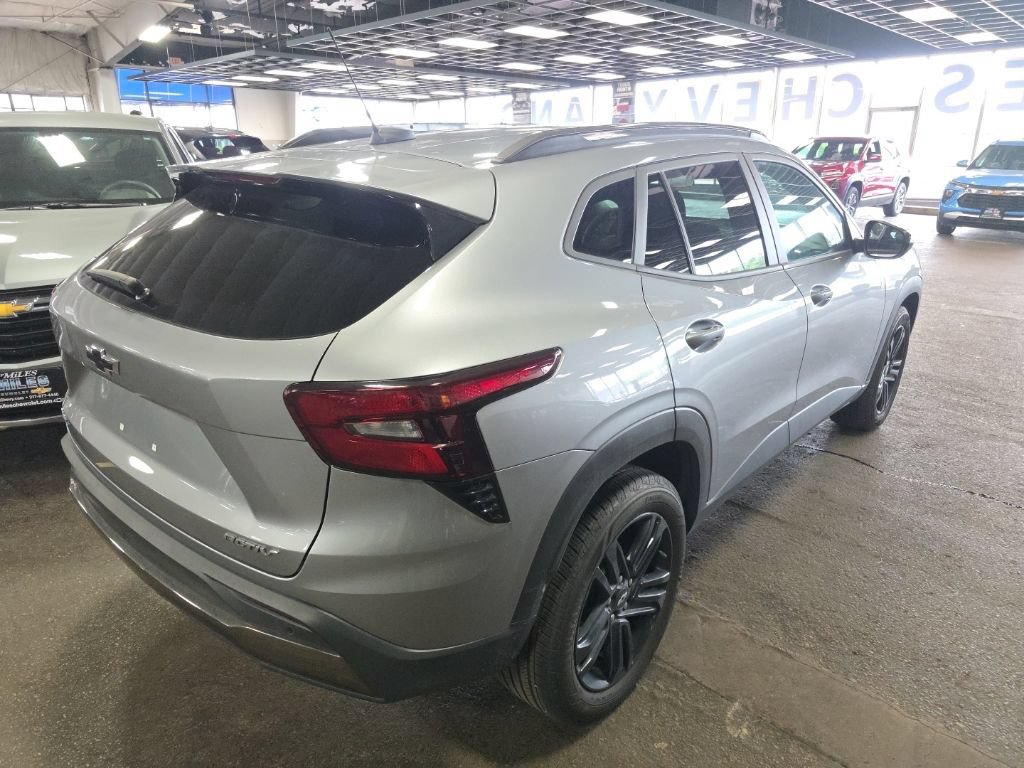 chevrolet trax 2025 KL77LKEPXSC056582 image