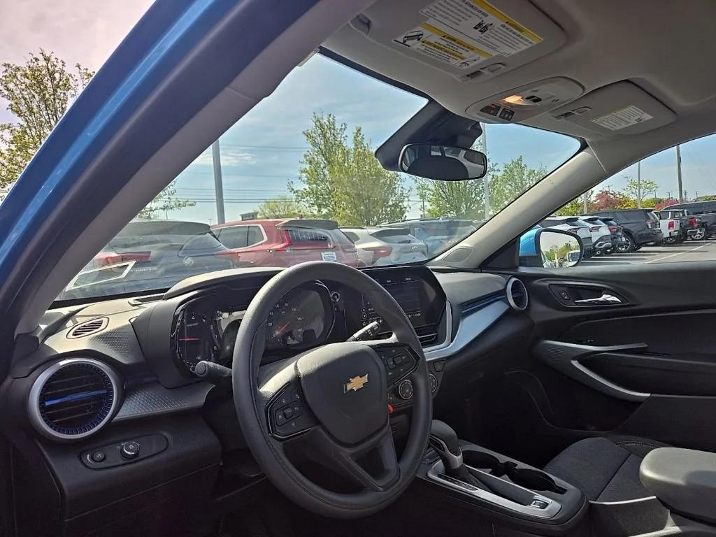 chevrolet trax 2025 KL77LFEP2SC069592 image chevrolet trax 2025 KL77LFEP2SC069592 image