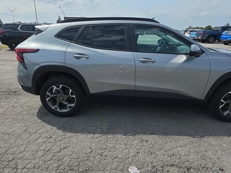 chevrolet trax 2025 KL77LHEP4SC032975 image chevrolet trax 2025 KL77LHEP4SC032975 image