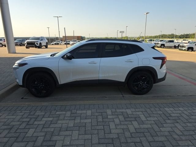 chevrolet trax 2025 KL77LKEP8SC249054 image