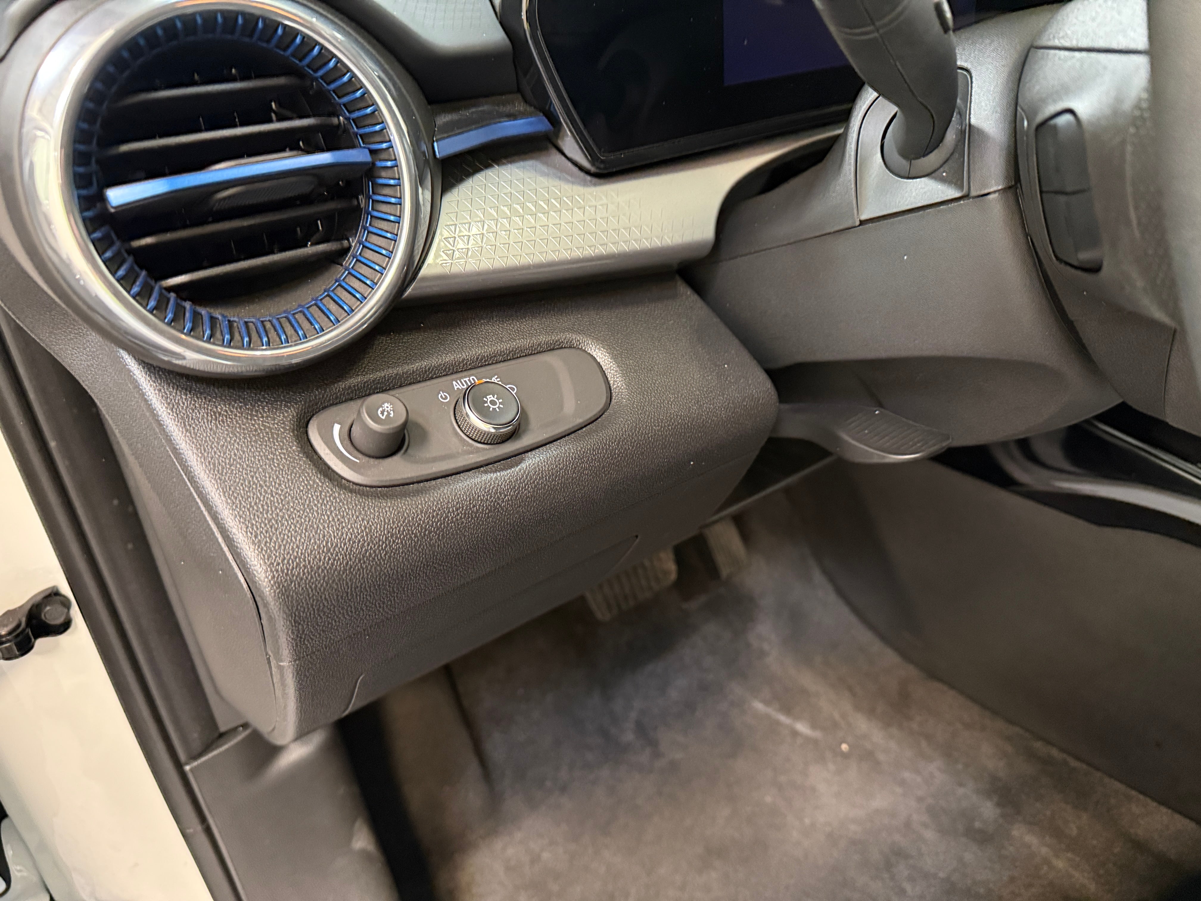 chevrolet trax 2025 KL77LHEPXSC247387 image chevrolet trax 2025 KL77LHEPXSC247387 image