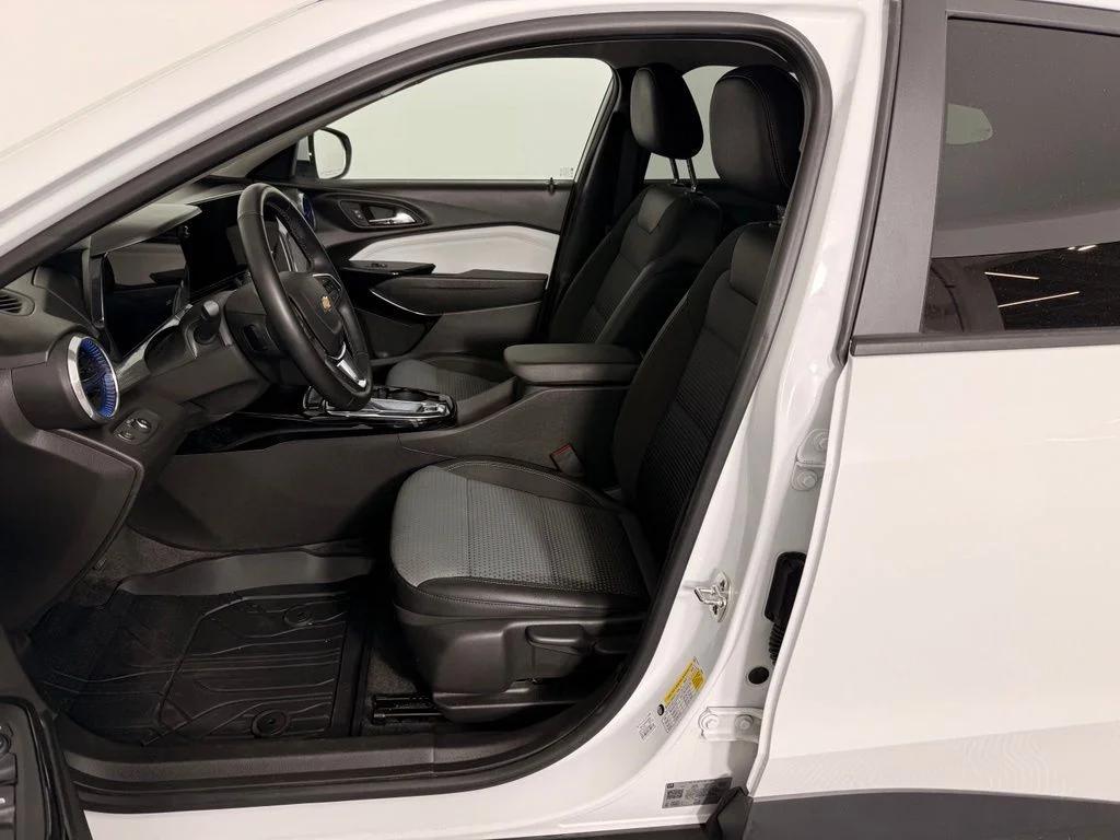 chevrolet trax 2025 KL77LHEP0SC271715 image chevrolet trax 2025 KL77LHEP0SC271715 image
