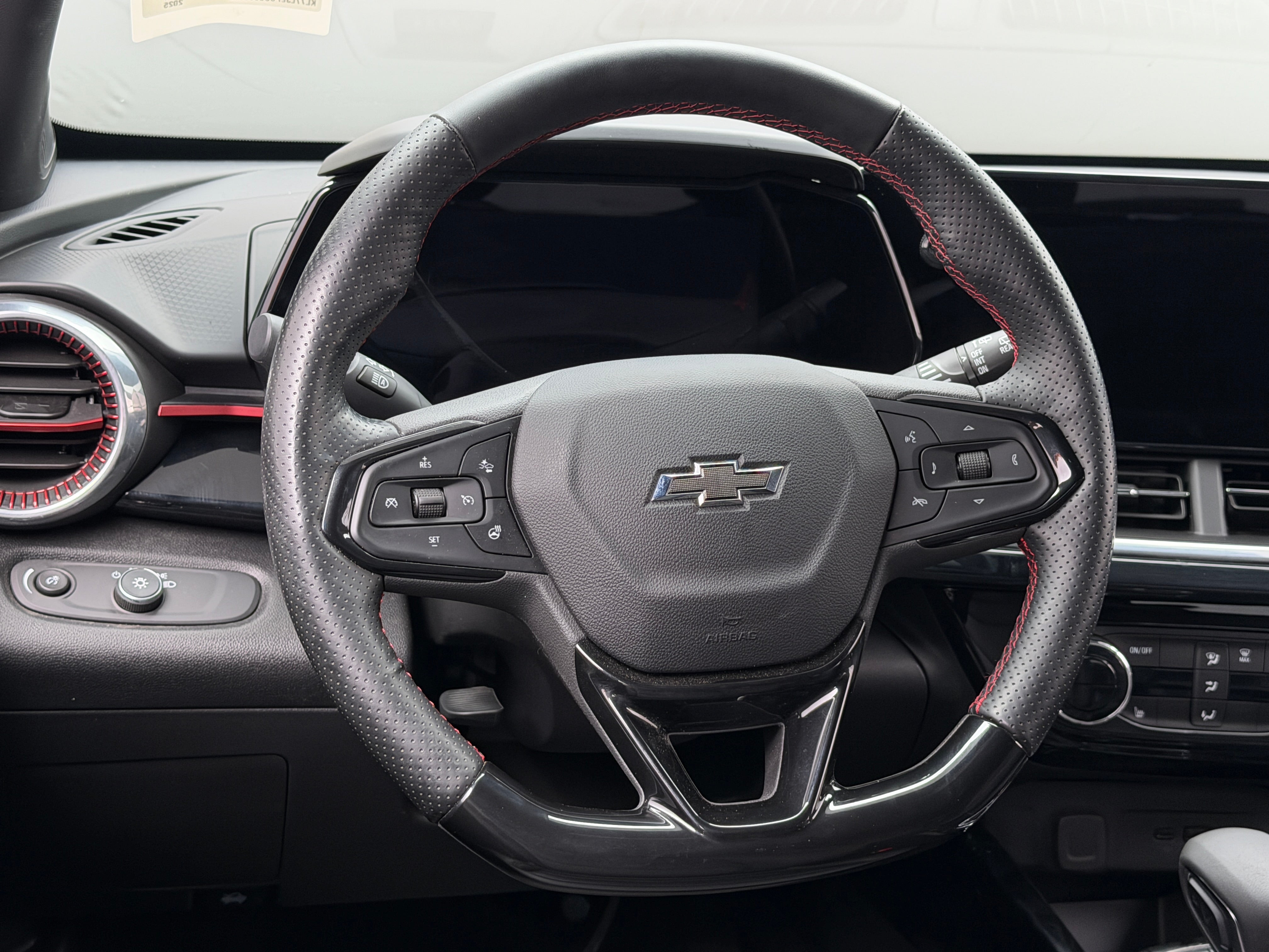 chevrolet trax 2025 KL77LJEP8SC303608 image chevrolet trax 2025 KL77LJEP8SC303608 image