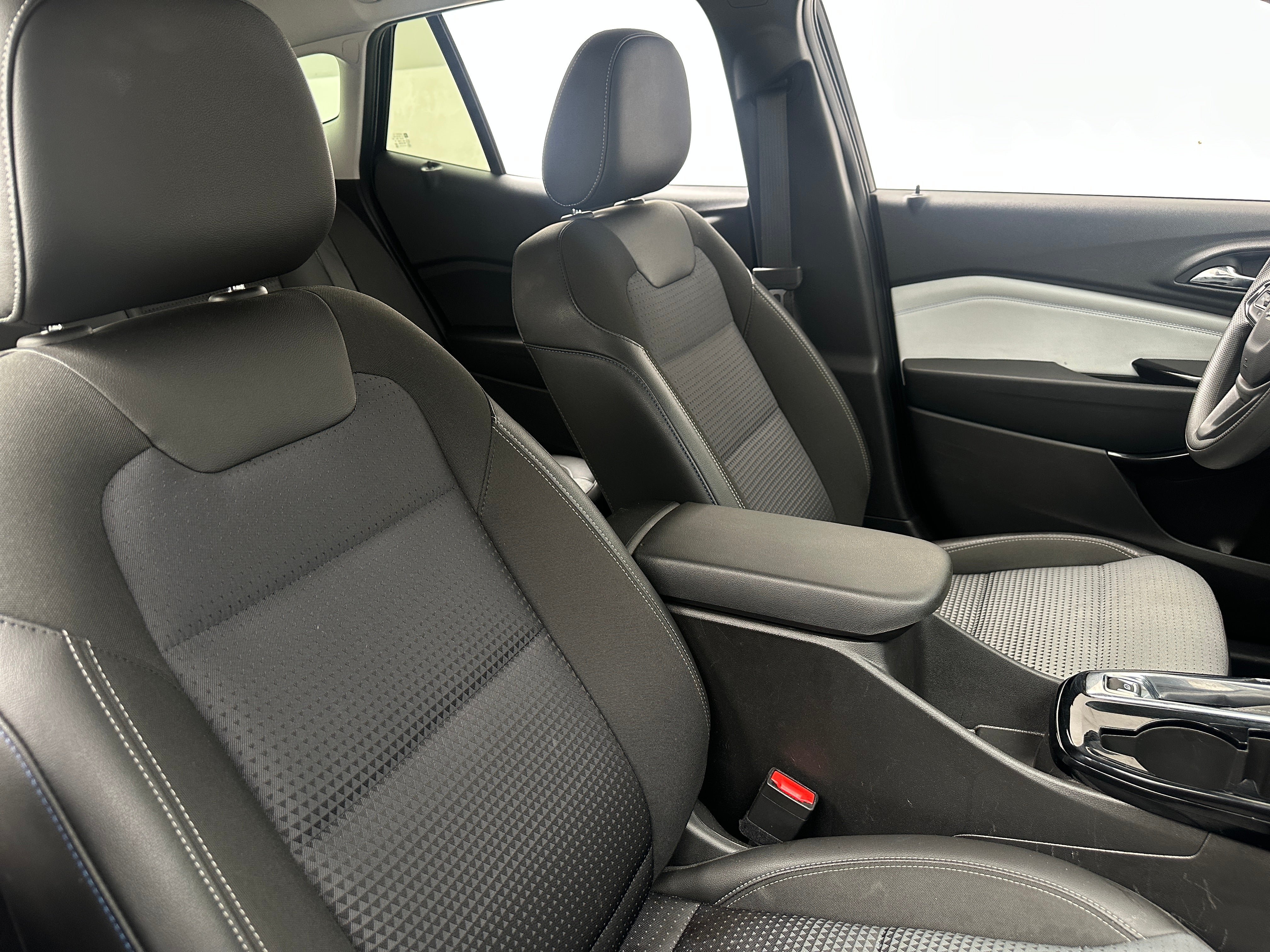 chevrolet trax 2025 KL77LHEP2SC255676 image chevrolet trax 2025 KL77LHEP2SC255676 image