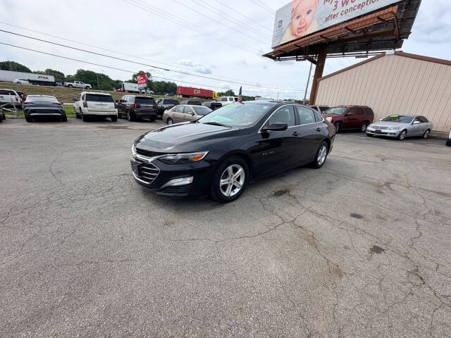 chevrolet malibu 2019 1G1ZC5ST0KF135961 image chevrolet malibu 2019 1G1ZC5ST0KF135961 image