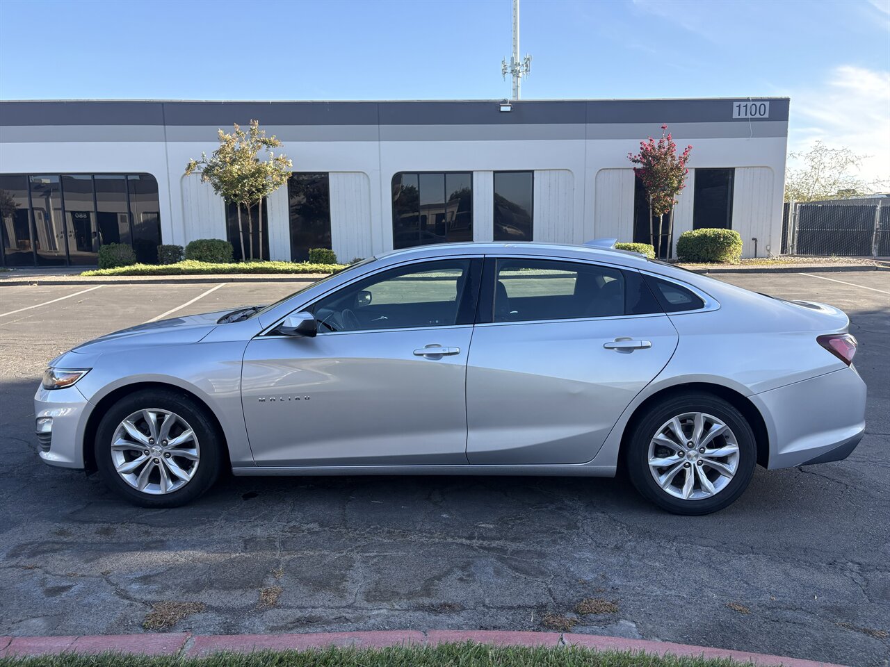 chevrolet malibu 2019 1G1ZD5ST0KF223485 image chevrolet malibu 2019 1G1ZD5ST0KF223485 image