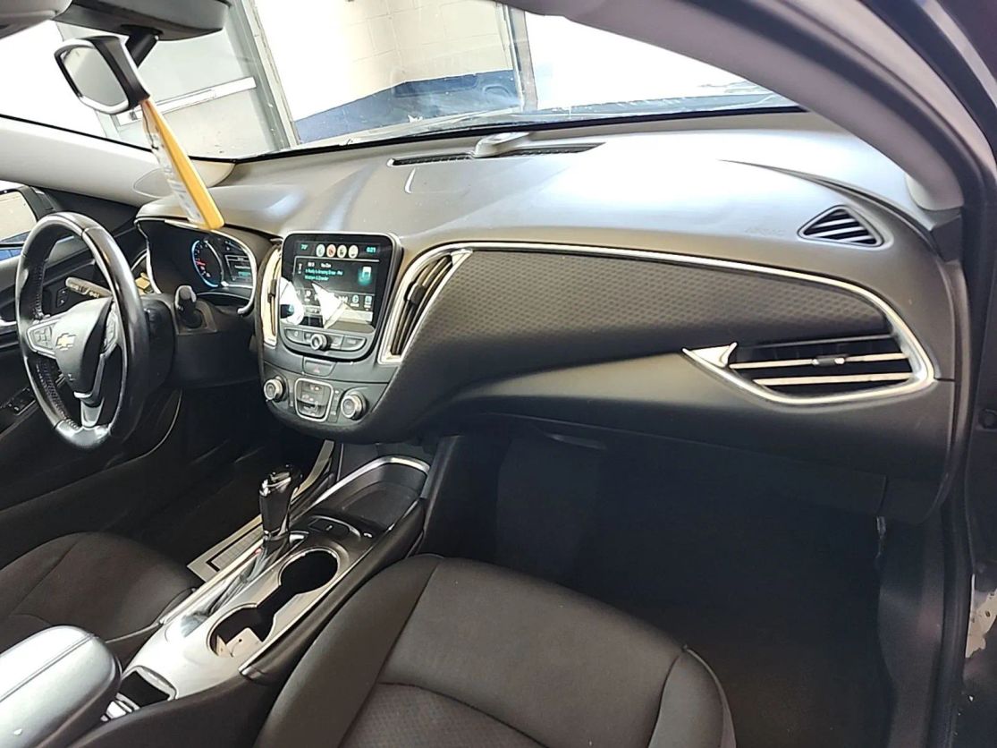 chevrolet malibu 2018 1G1ZD5STXJF237599 image chevrolet malibu 2018 1G1ZD5STXJF237599 image