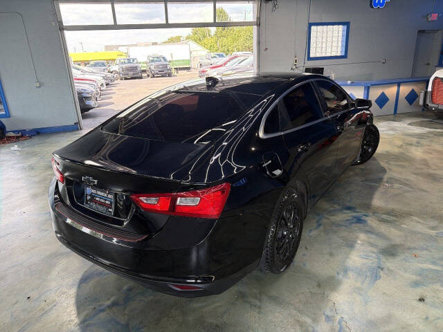 chevrolet malibu 2018 1G1ZD5ST5JF218555 image chevrolet malibu 2018 1G1ZD5ST5JF218555 image