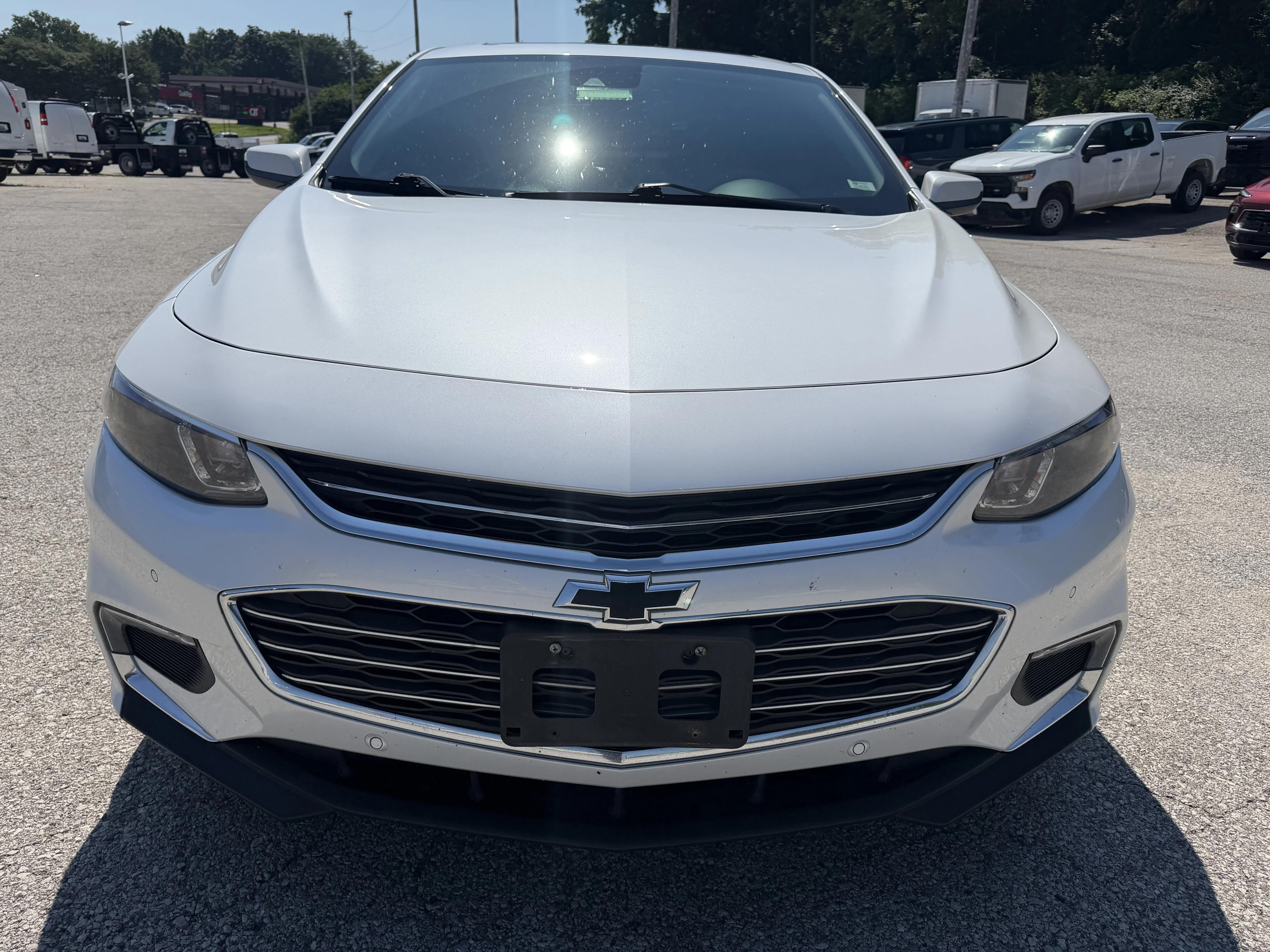 chevrolet malibu 2018 1G1ZD5ST8JF260430 image chevrolet malibu 2018 1G1ZD5ST8JF260430 image