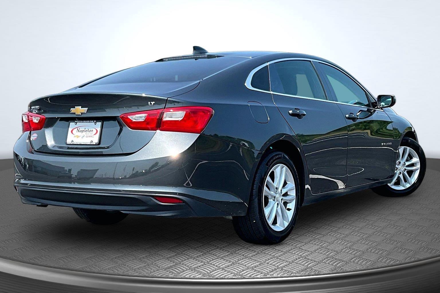 chevrolet malibu 2018 1G1ZD5ST4JF211130 image chevrolet malibu 2018 1G1ZD5ST4JF211130 image