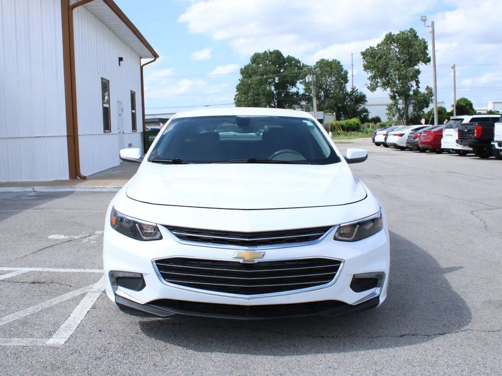 chevrolet malibu 2018 1G1ZD5ST3JF132774 image chevrolet malibu 2018 1G1ZD5ST3JF132774 image