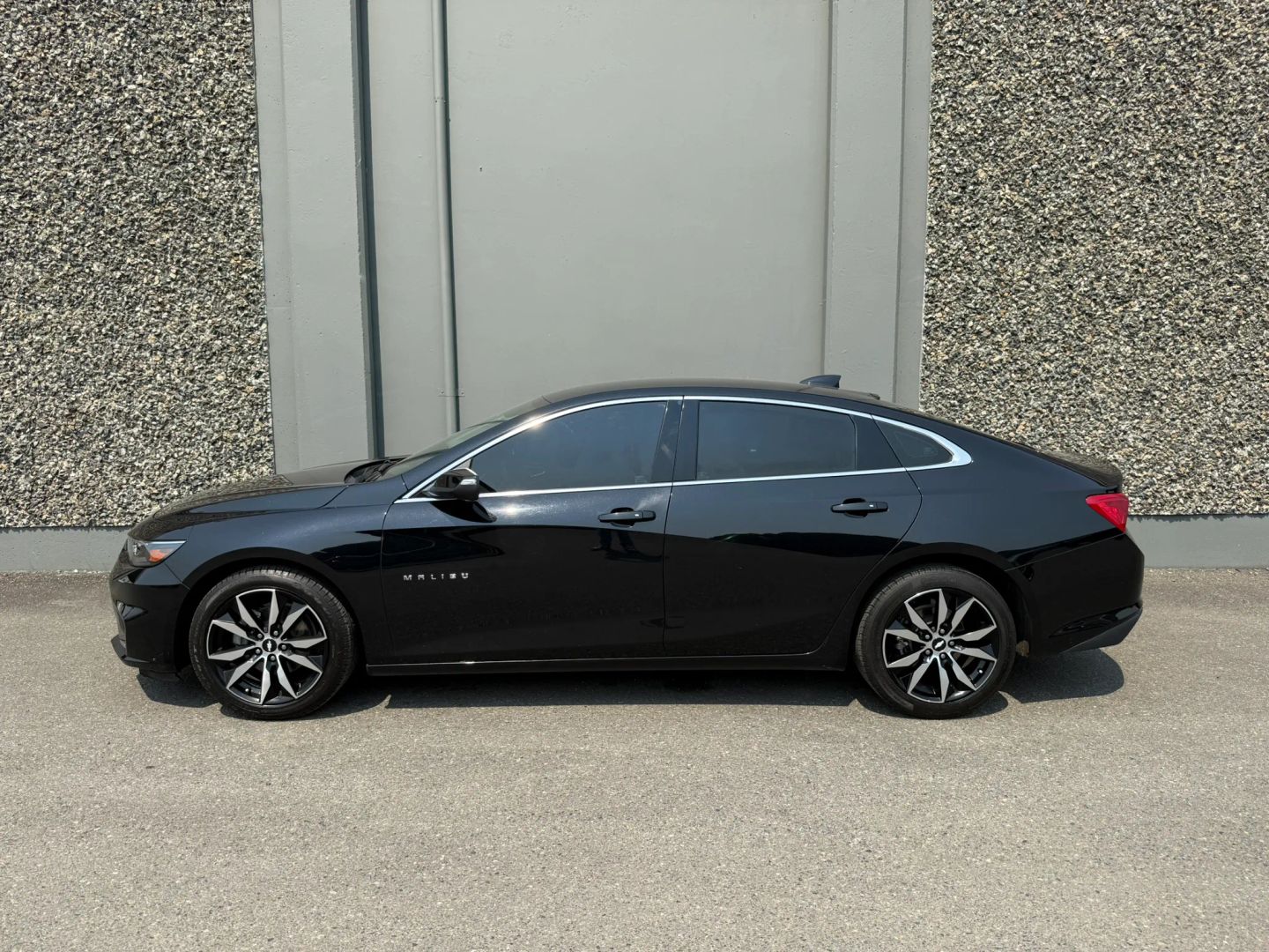 chevrolet malibu 2018 1G1ZD5ST1JF293253 image chevrolet malibu 2018 1G1ZD5ST1JF293253 image