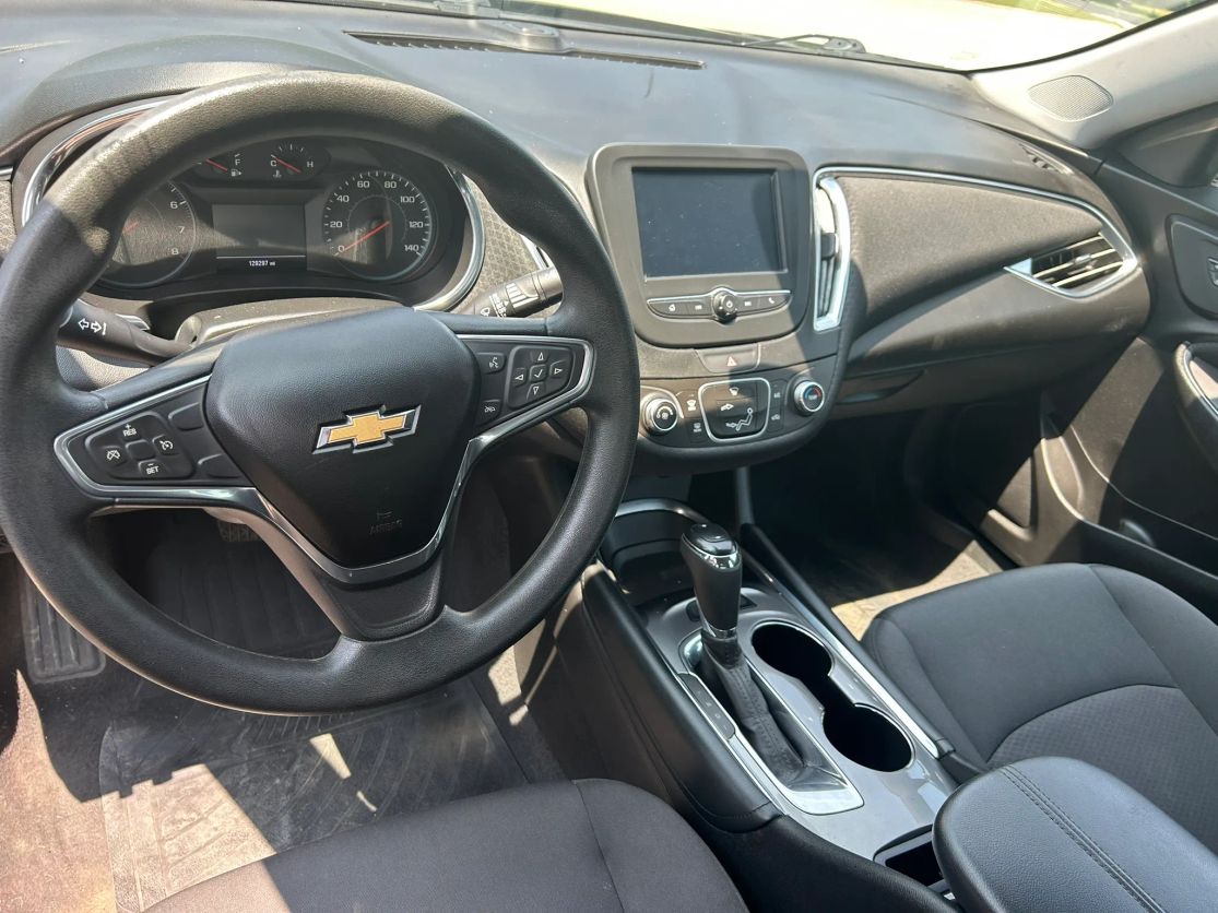 chevrolet malibu 2018 1G1ZD5ST7JF127206 image chevrolet malibu 2018 1G1ZD5ST7JF127206 image