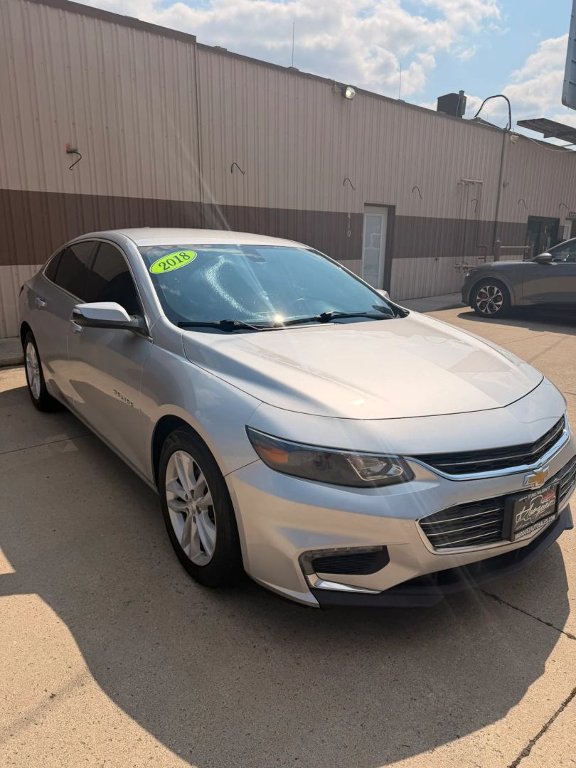 chevrolet malibu 2018 1G1ZD5ST4JF235430 image chevrolet malibu 2018 1G1ZD5ST4JF235430 image