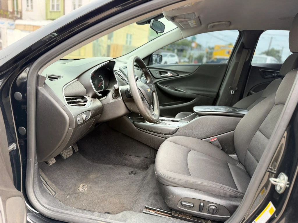 chevrolet malibu 2018 1G1ZD5ST4JF229580 image chevrolet malibu 2018 1G1ZD5ST4JF229580 image