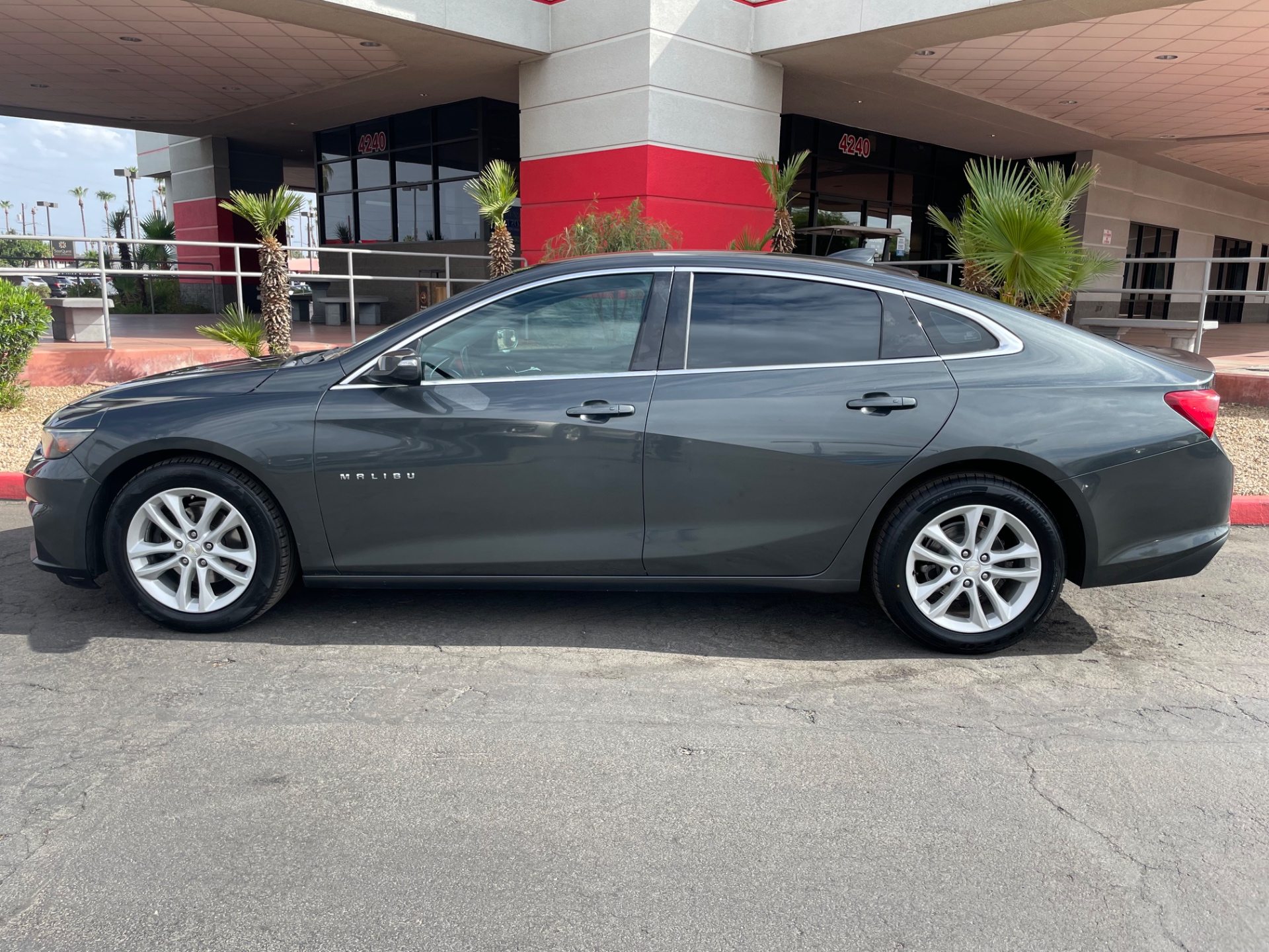 chevrolet malibu 2018 1G1ZD5ST7JF107392 image chevrolet malibu 2018 1G1ZD5ST7JF107392 image