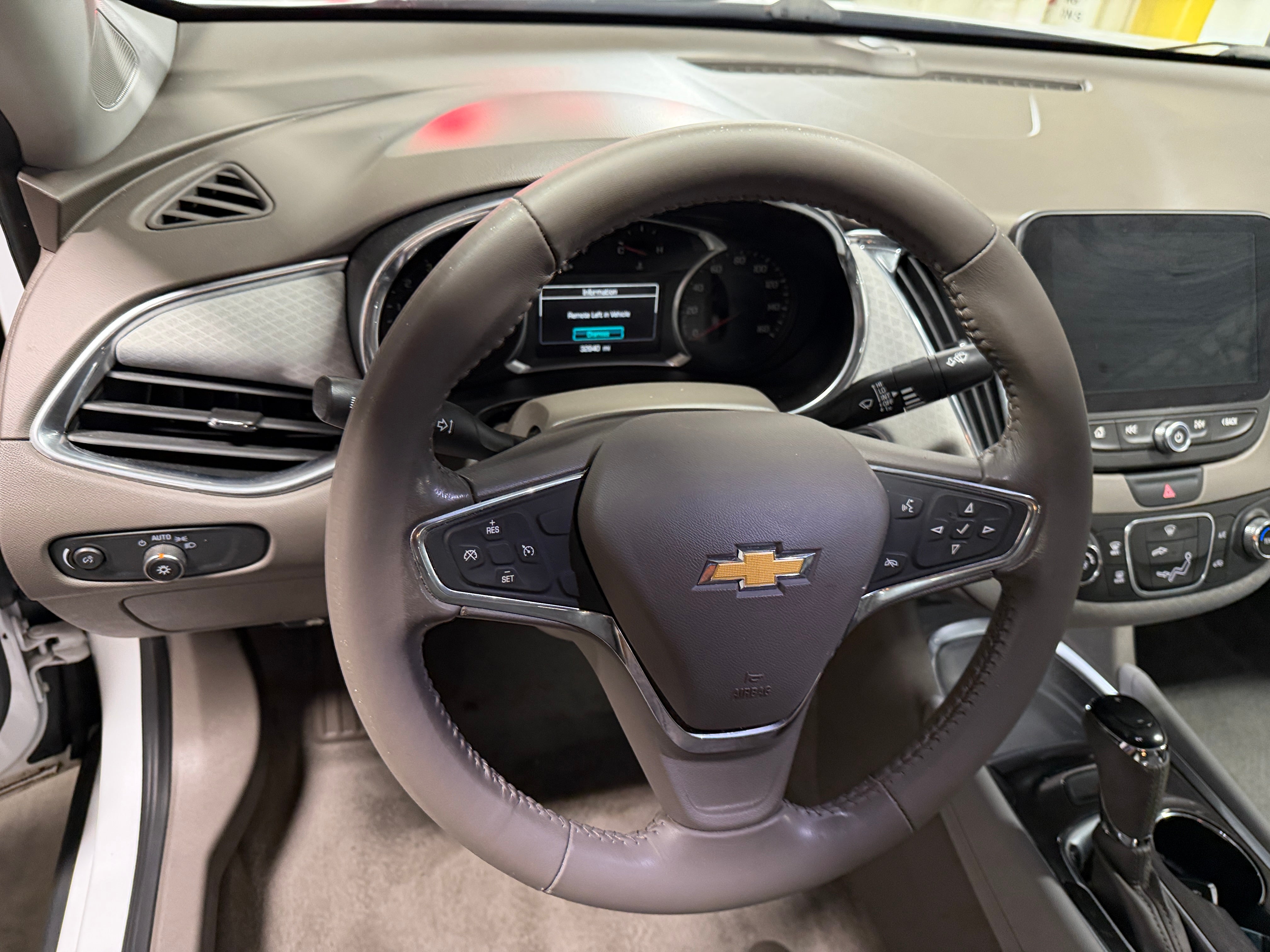 chevrolet malibu 2018 1G1ZD5ST1JF285508 image chevrolet malibu 2018 1G1ZD5ST1JF285508 image