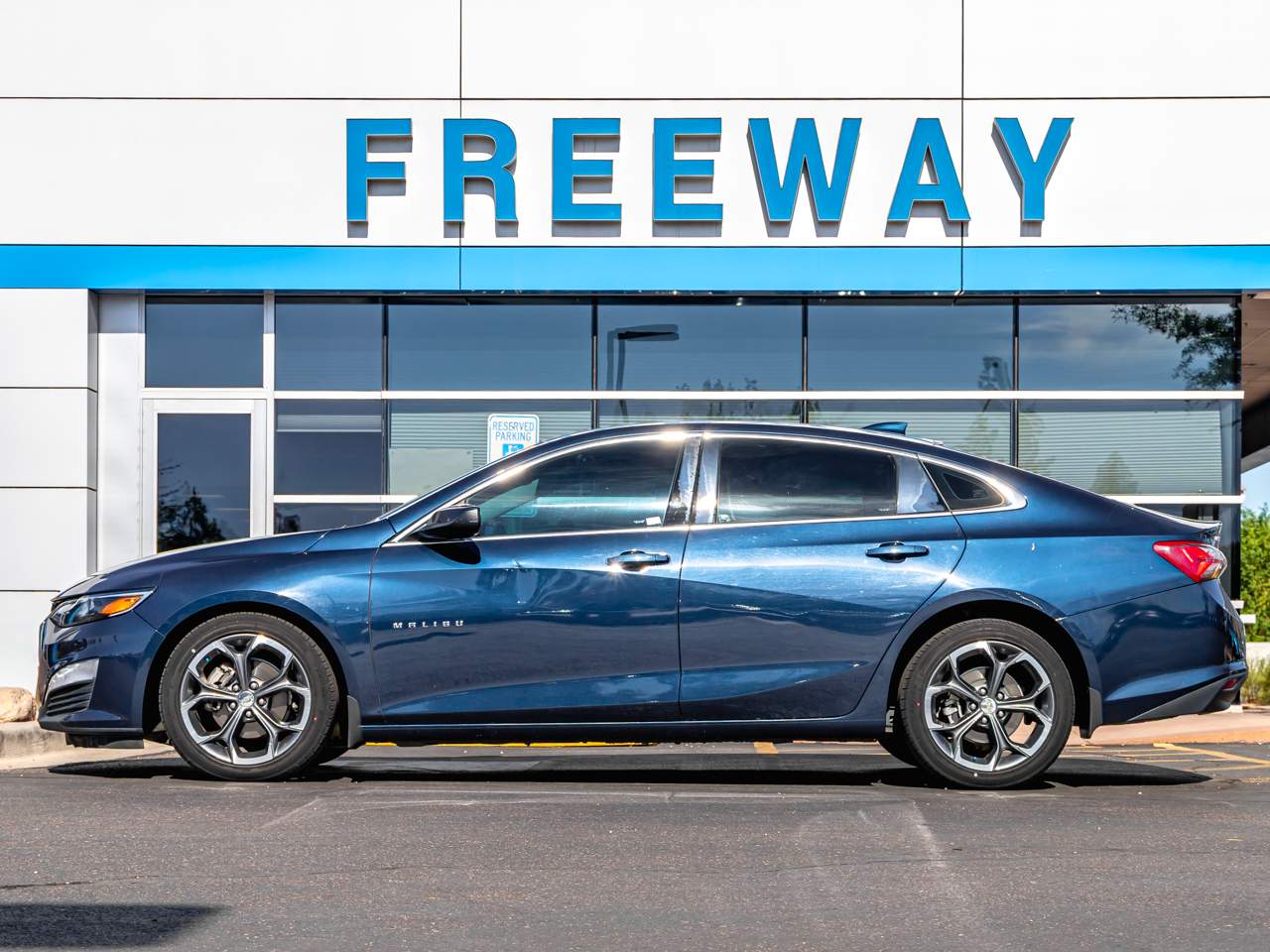 chevrolet malibu 2021 1G1ZD5ST0MF085062 image chevrolet malibu 2021 1G1ZD5ST0MF085062 image