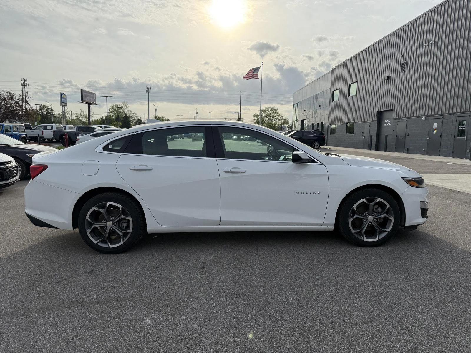 chevrolet malibu 2024 1G1ZD5ST5RF242723 image chevrolet malibu 2024 1G1ZD5ST5RF242723 image