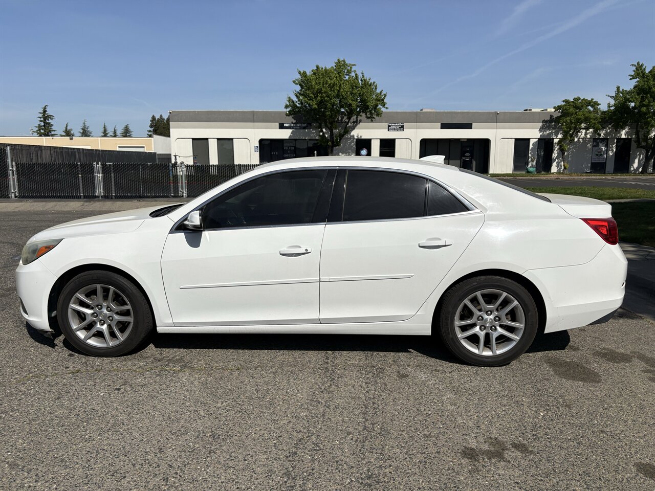 chevrolet malibu 2013 1G11J5SX7DF210048 image chevrolet malibu 2013 1G11J5SX7DF210048 image