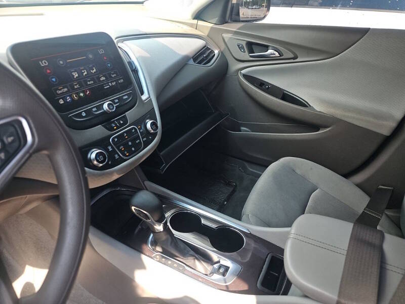 chevrolet malibu 2022 1G1ZD5ST4NF137861 image chevrolet malibu 2022 1G1ZD5ST4NF137861 image