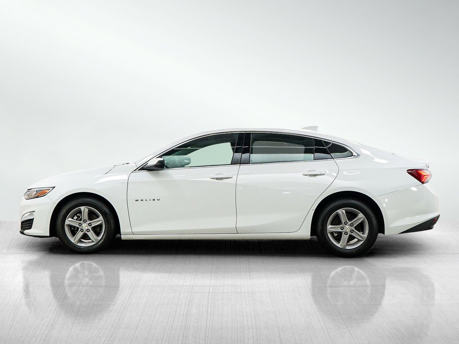 chevrolet malibu 2022 1G1ZD5ST4NF150884 image